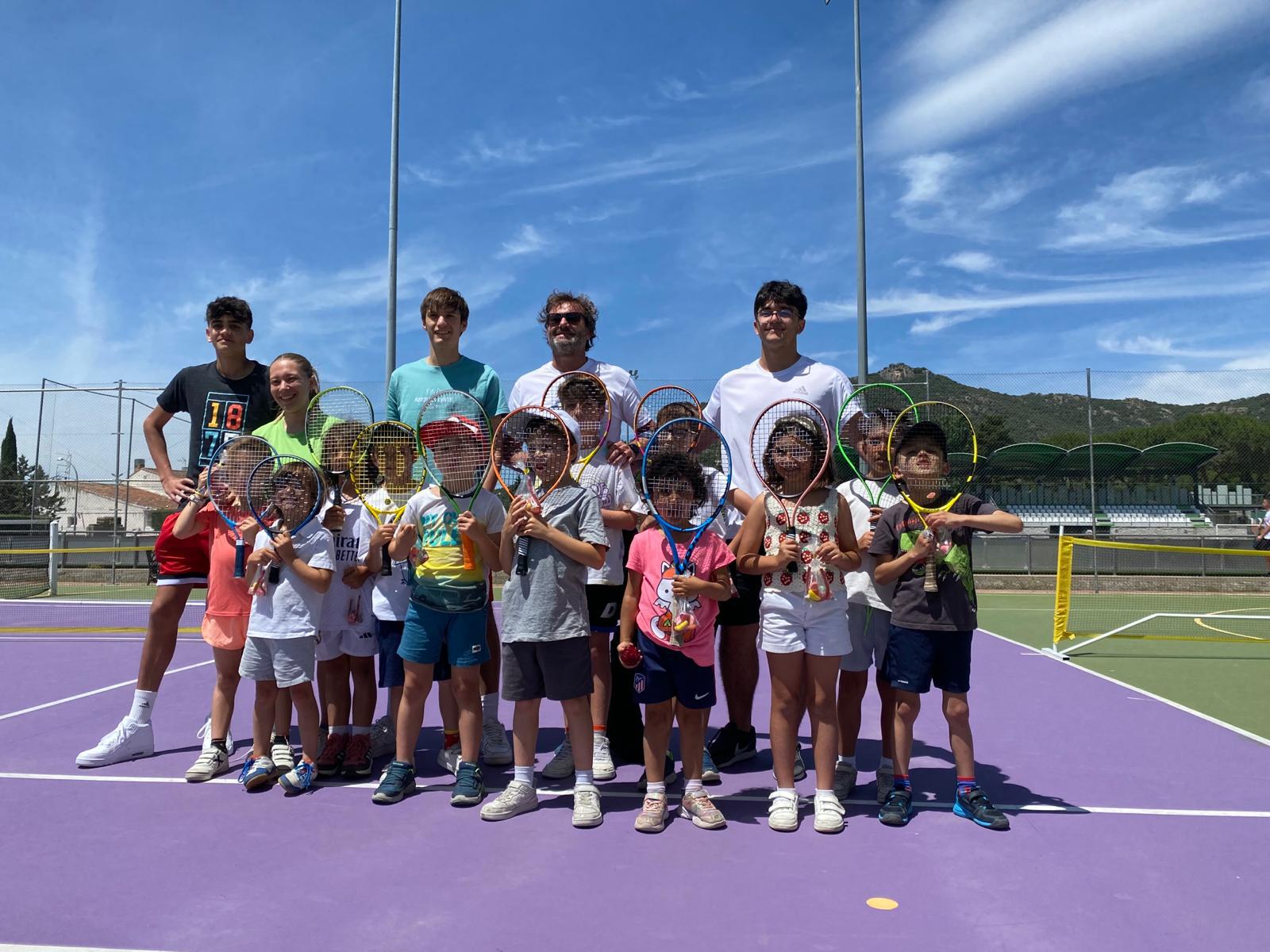 Escuela grupales para niños de tenis