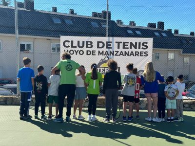 Club de tenis hoyo de manzanares
