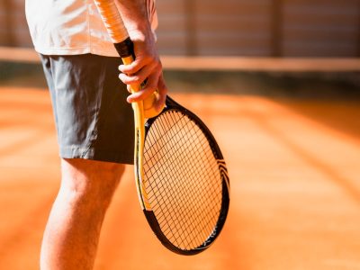 jugador-tenis-cerca_23-2147821218