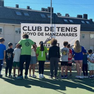 Club de tenis hoyo de manzanares